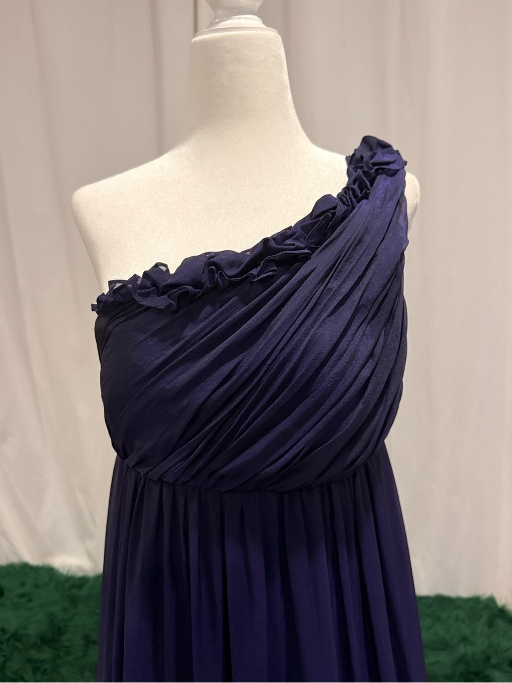 Kay Unger Deep Purple One-Shoulder Maxi Gown - Picture 3 of 10